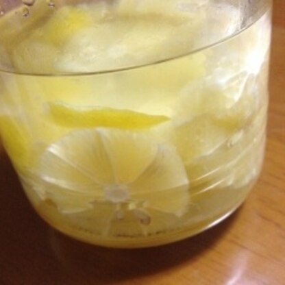 広島レモンを頂いたので、ちょこっとだけ作ってみました♪　おいしいレモン酒ができればいいな～d(ゝ∀・*)
